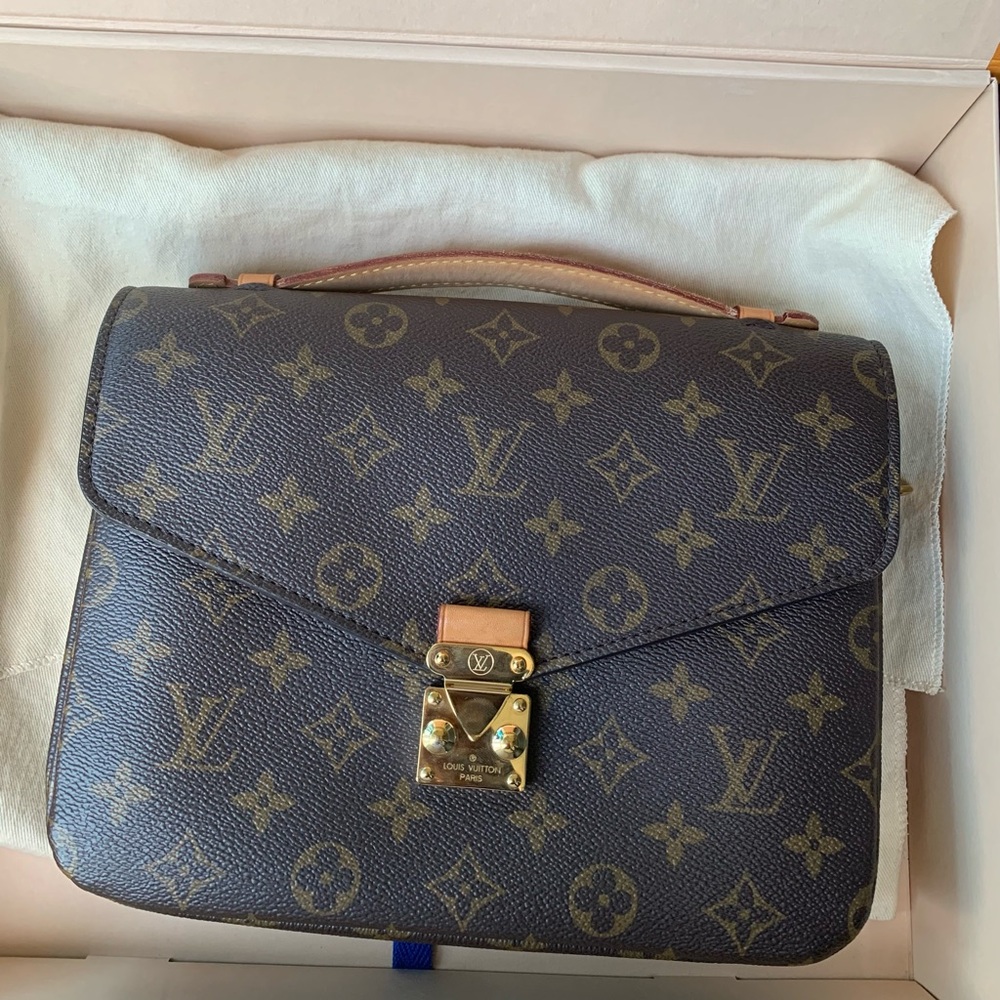 Authentic Louis Vuitton Monogram Pochette Métis